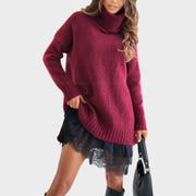Oversize-Strickkleid mit Rollkragen und Spitzensaum