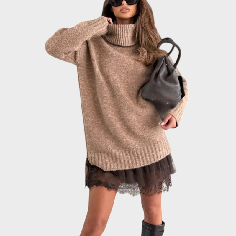 Oversize-Strickkleid mit Rollkragen und Spitzensaum
