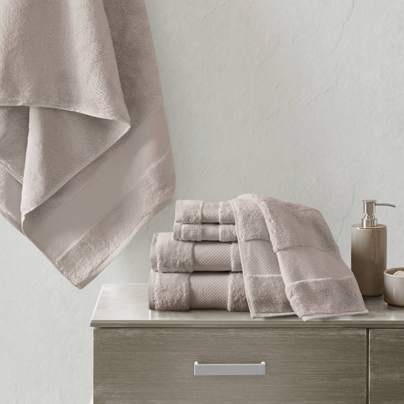 Sechsteiliges Handtuch-Set mit weicher Frottierstruktur und Bordüren