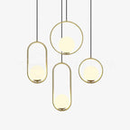 Pendelleuchte mit Metallring und Glaskugel