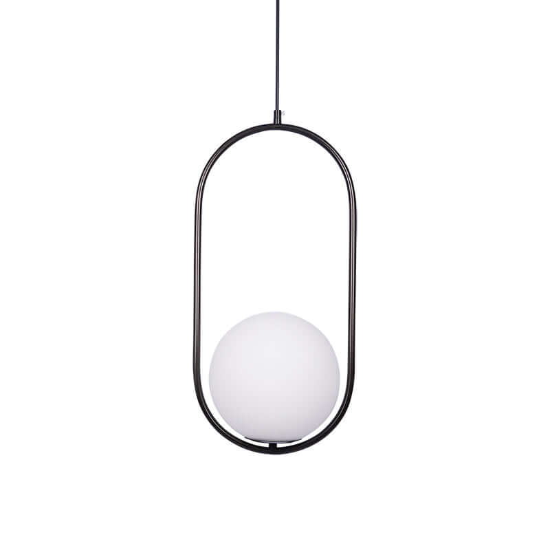 Pendelleuchte mit Metallring und Glaskugel