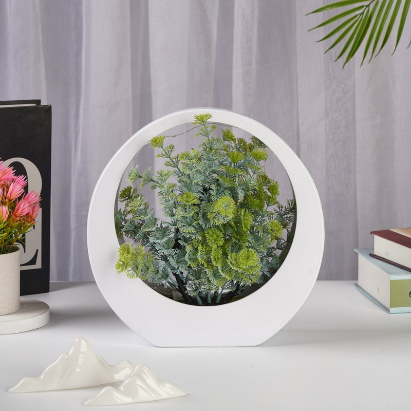 Dekorative LED-Leuchte mit Kunstpflanze