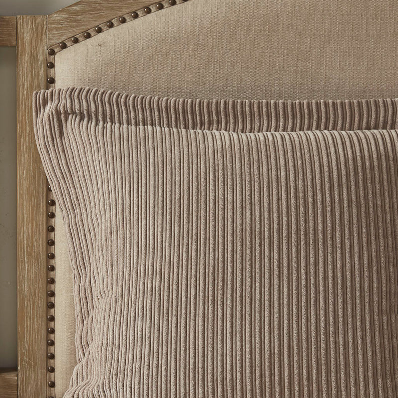 9-teiliges Bettwäsche-Set in Taupe mit geometrischem Jacquardmuster und dekorativen Knöpfen