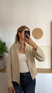Gestreifte Damen-Strickjacke mit Reißverschluss