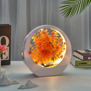 Dekorative LED-Leuchte mit Kunstpflanze