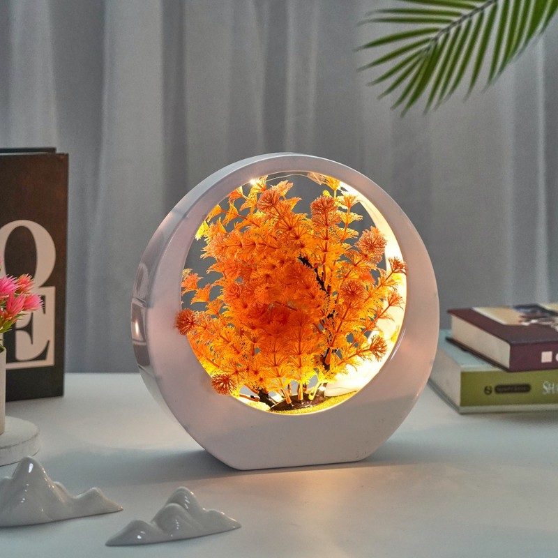 Dekorative LED-Leuchte mit Kunstpflanze