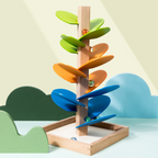 Regenbogen-Murmelturm aus Holz
