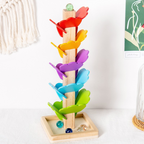 Regenbogen-Murmelturm aus Holz