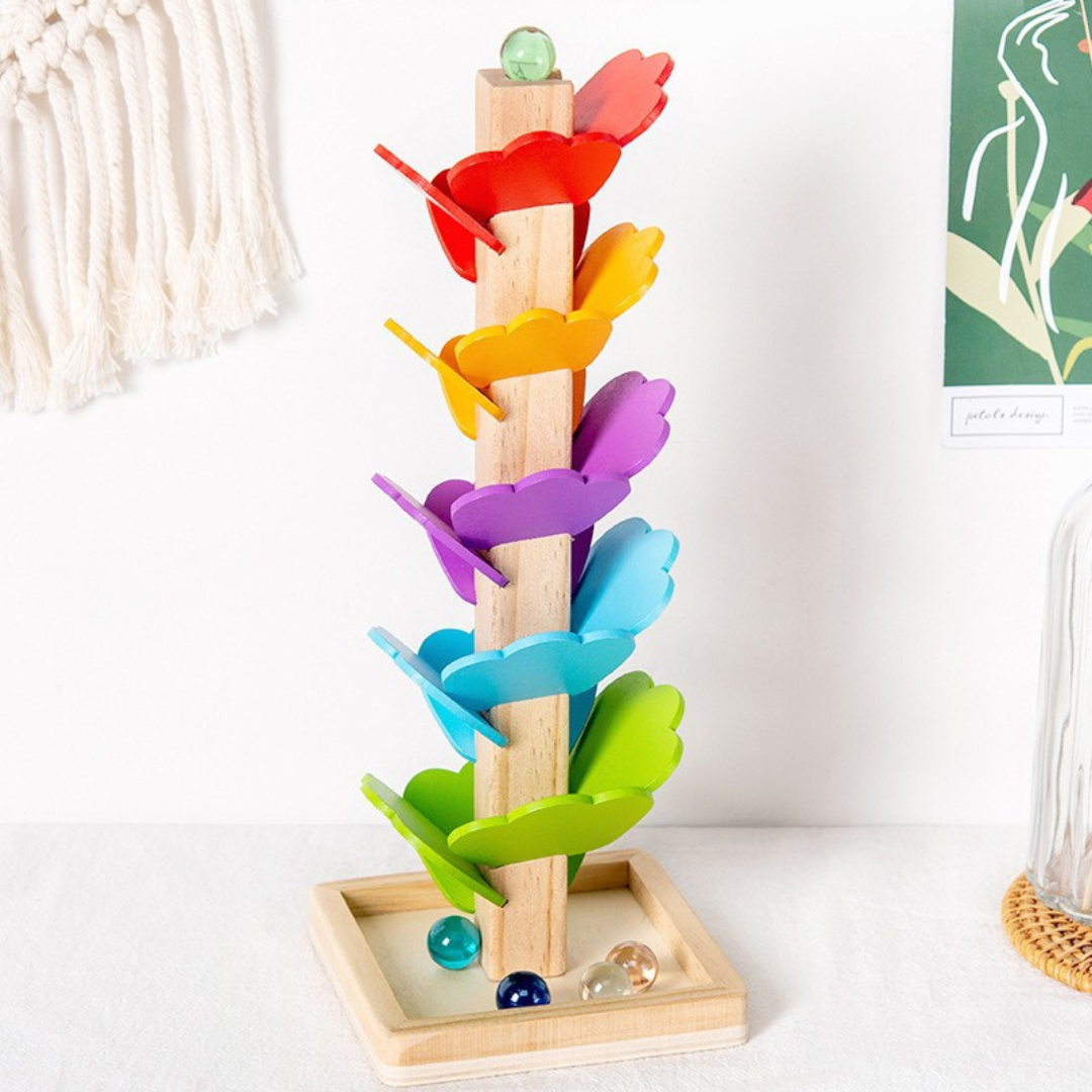 Regenbogen-Murmelturm aus Holz