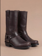 Wadenhohe Western-Stiefel mit Riemen