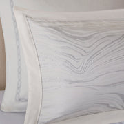 Weißes 8-teiliges Bettwäsche-Set mit wellenförmigem Jacquard-Muster