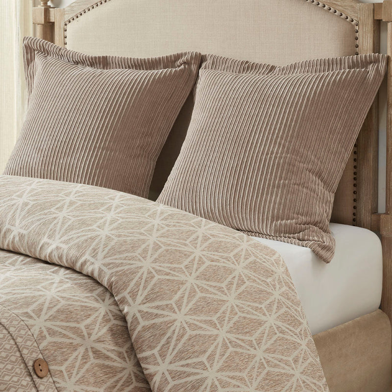9-teiliges Bettwäsche-Set in Taupe mit geometrischem Jacquardmuster und dekorativen Knöpfen