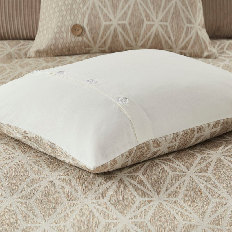 9-teiliges Bettwäsche-Set in Taupe mit geometrischem Jacquardmuster und dekorativen Knöpfen