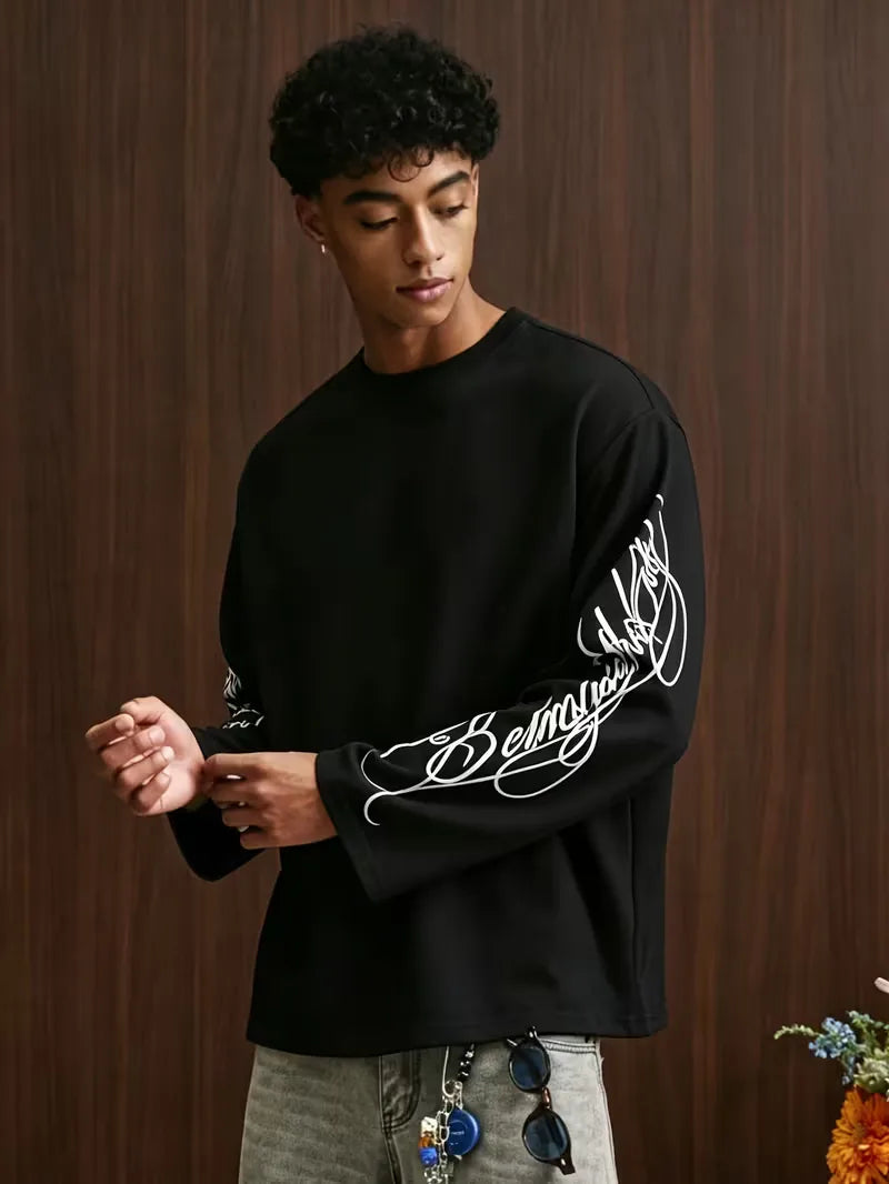 Oversize-Langarmshirt mit geschwungenem Alphabet-Schriftzug an den Ärmeln