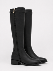 Elegante Langschaftstiefel mit Flechtdetail