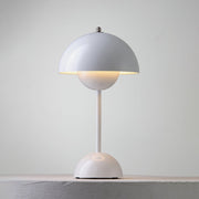 Tragbare Tischlampe mit zweiteiligem Kuppelschirm und halbrundem Fuß