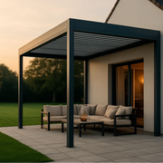 Rechteckige Pergola mit vier Pfosten und überdachtem Dach auf einer Gartenterrasse