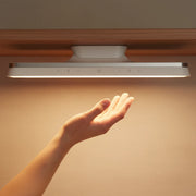 Kabellose LED-Leuchte mit Magnethalterung
