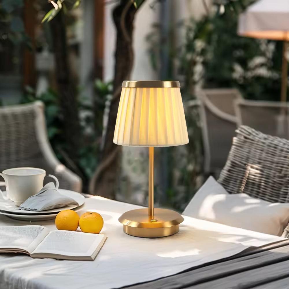 Kabellose Tischlampe mit Kristallbehang
