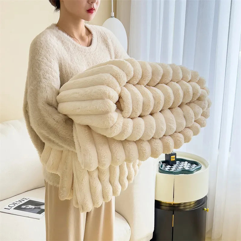 Flauschige Kuscheldecke mit Wellenstruktur