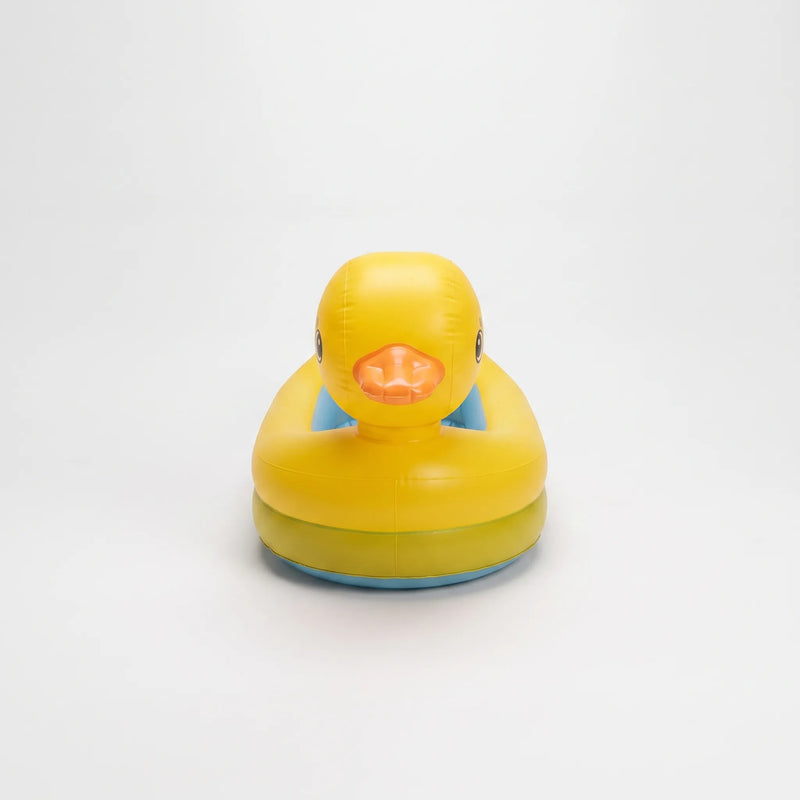 DuckFloat  - Aufblasbarer Hundeschwimmring Im Entendesign Auf Dem Wasser Entspannen