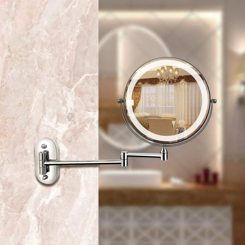 Runder beleuchteter Wandspiegel mit schwenkbarem Gelenkarm im Badezimmer