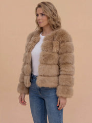 Glamouröse kurze Damen-Kunstfelljacke