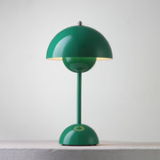 Tragbare Tischlampe mit zweiteiligem Kuppelschirm und halbrundem Fuß
