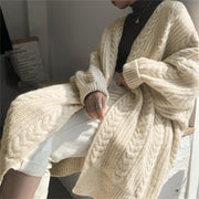 Lange Oversized-Strickjacke mit Zopfmuster