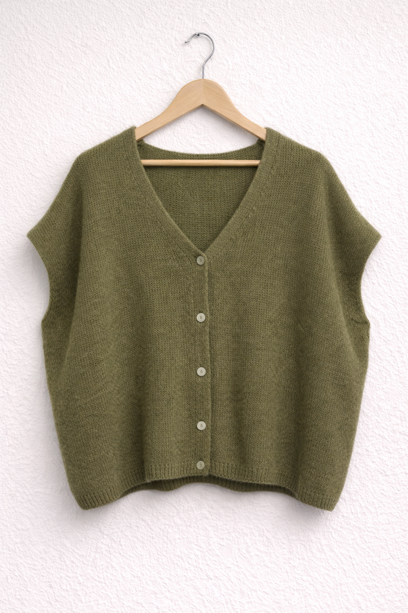 Flauschiger Oversized-Pullunder mit Knöpfen