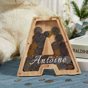 Personalisierte buchstabenförmige Holz-Spardose mit Sichtfenster und Namensbeschriftung