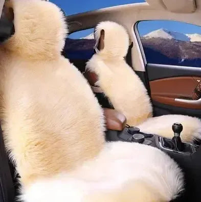 Flauschige Autositzauflage aus Kunstfell