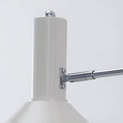 Wandleuchte mit Schwenkarm im Bauhaus-Stil