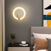 Minimalistische LED-Wandleuchte in Ringform