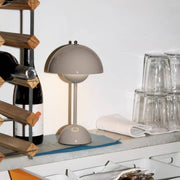 Kabellose Tischlampe im skandinavischen Blumentopf-Design