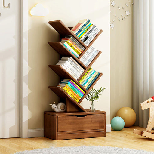 Freistehendes Bücherregal mit schrägen Fächern und Schublade
