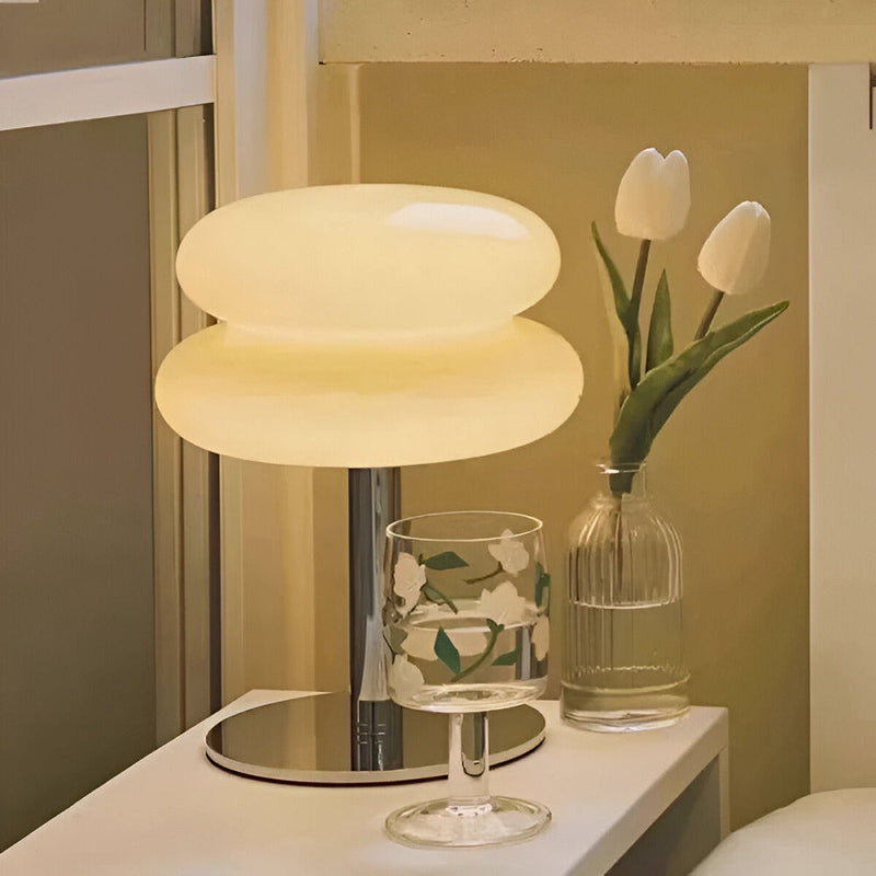 Tischlampe aus Glas mit zweiteiligem Schirm, Metallgestell und runder Basis