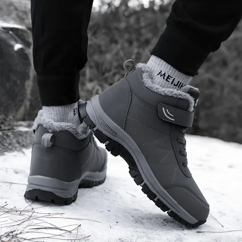 Gefütterte Winter-Schneestiefel mit Klettverschluss