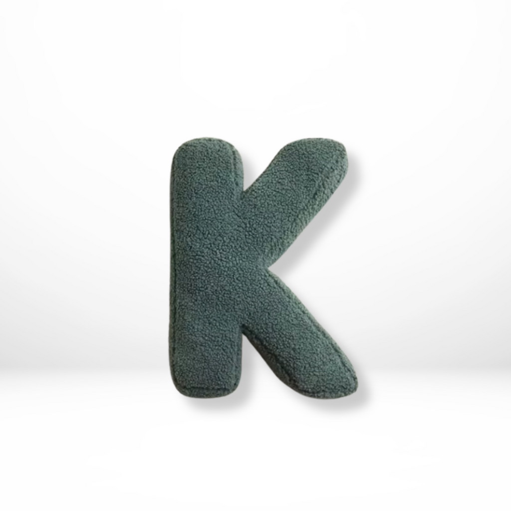Weiches Buchstaben-Kissen aus Plüsch