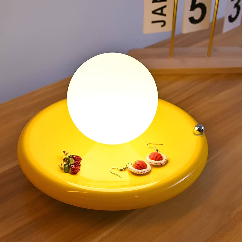 Kabellose Tischlampe mit Glaskugel