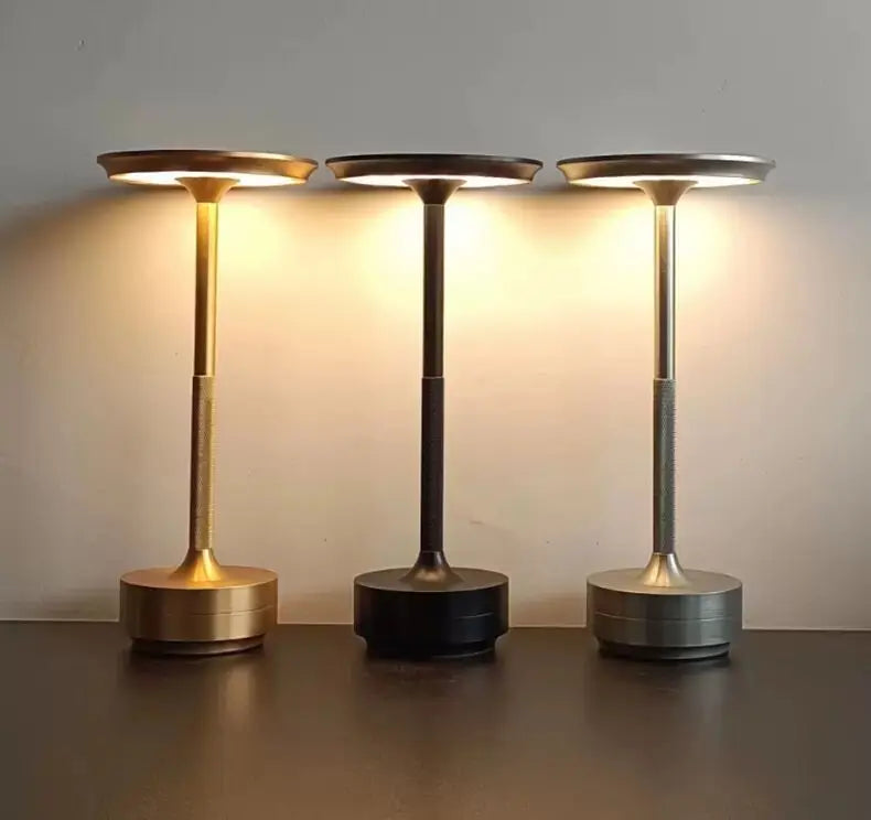 Kabellose Akku-Tischlampe aus Aluminium