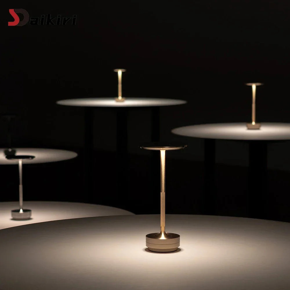 Kabellose Akku-Tischlampe aus Aluminium