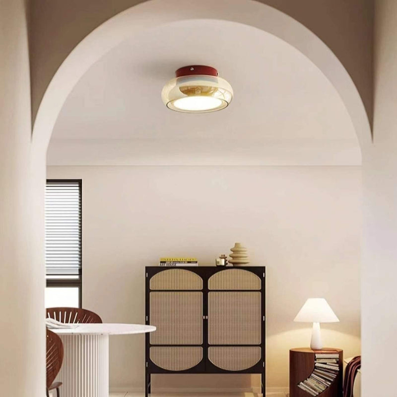 Kleine LED-Deckenleuchte im Bauhaus-Stil