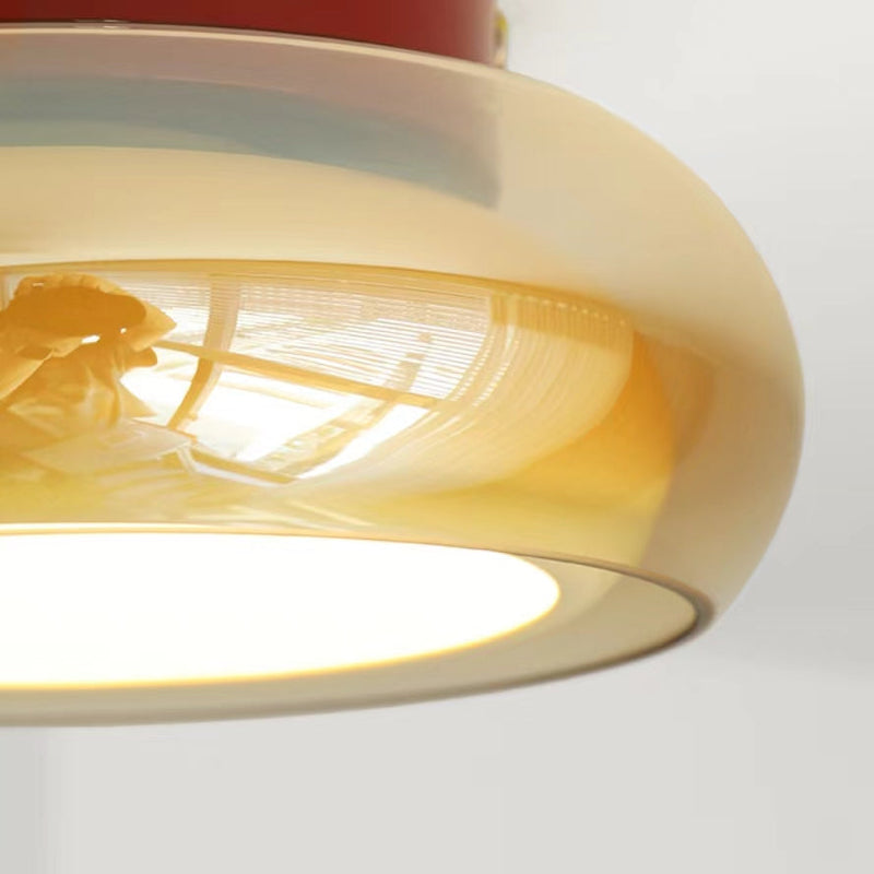Kleine LED-Deckenleuchte im Bauhaus-Stil