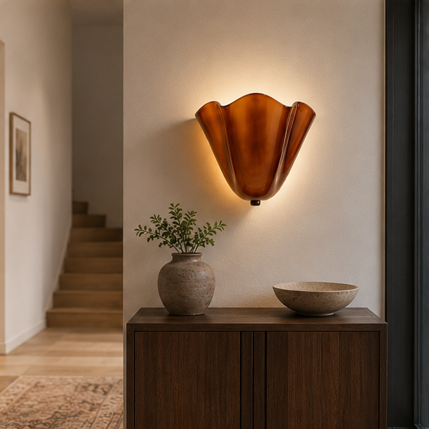 Retro-Wandleuchte aus farbigem Glas in Muschelform