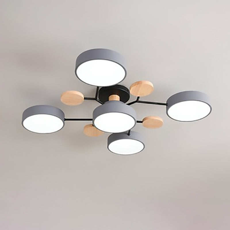 LED-Deckenleuchte im Skandi-Design mit Holzakzenten