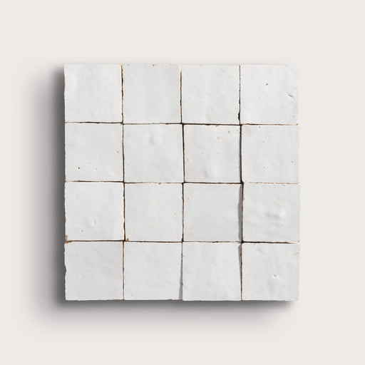 Weiße quadratische Zellige-Mosaikfliese mit strukturierter Oberfläche