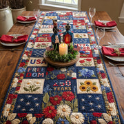 Gesteppter Tischläufer mit roten und blauen Blumen, Sternen und Patchworkfeldern