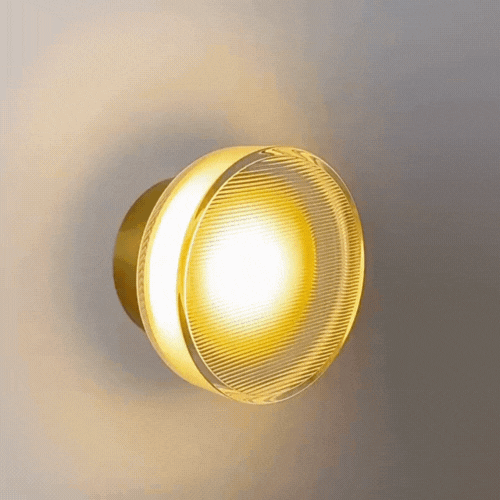 Runde LED-Wandleuchte mit gerillter Scheibe