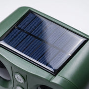 Varmex  - Solarbetriebene Ultraschall Tierabwehr Für Den Garten Beete Ausstatten